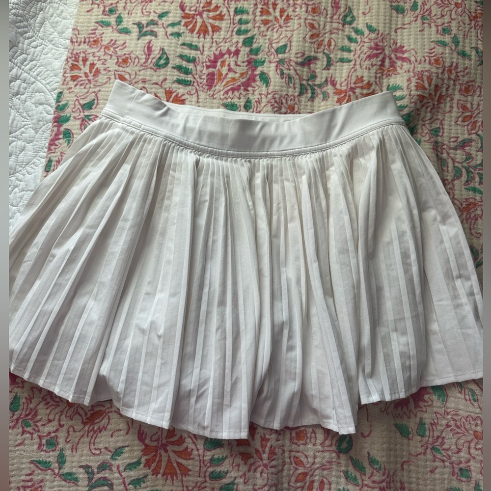 Lululemon white athletic skirt